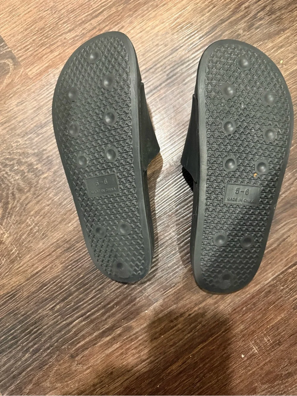 Minecraft Kids' Green Pixel Slide Sandals